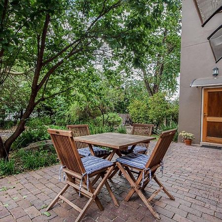 Wild Olive Executive Suite Johannesburgo Exterior foto