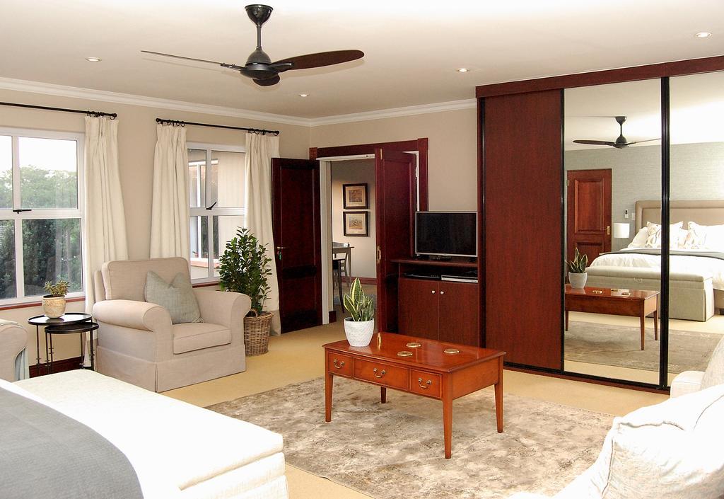 Wild Olive Executive Suite Johannesburgo Exterior foto