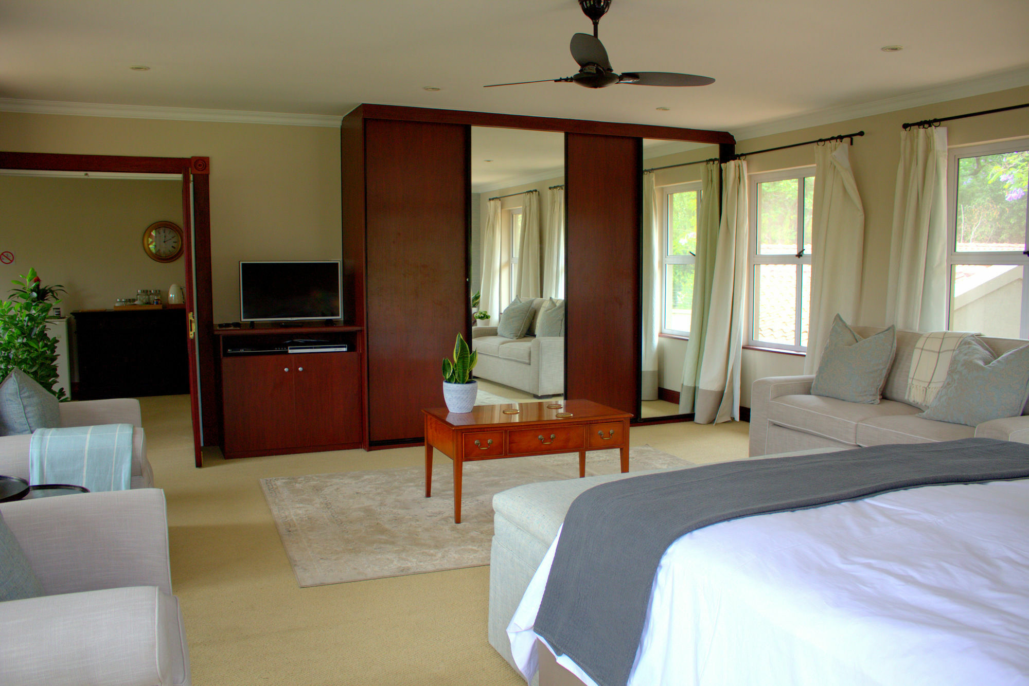 Wild Olive Executive Suite Johannesburgo Exterior foto
